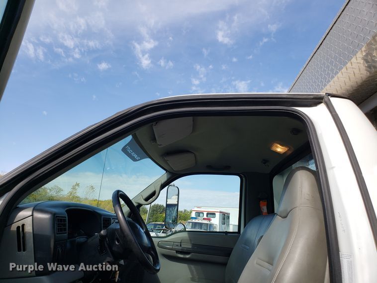 image for item DG8856 2008 Ford F650 Super Duty flatbed truck