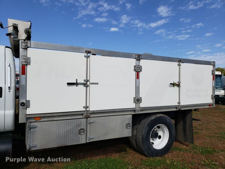 image for item DG8856 2008 Ford F650 Super Duty flatbed truck