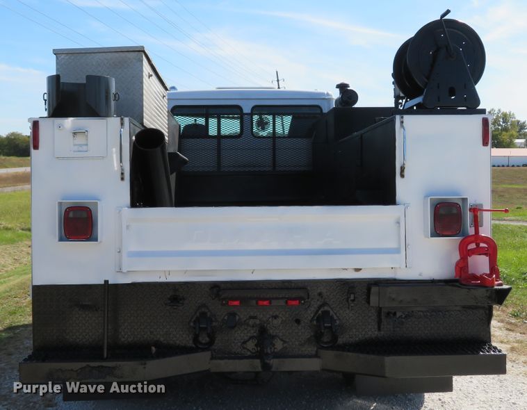 image for item DH1640 2002 Freightliner FL70 utility truck