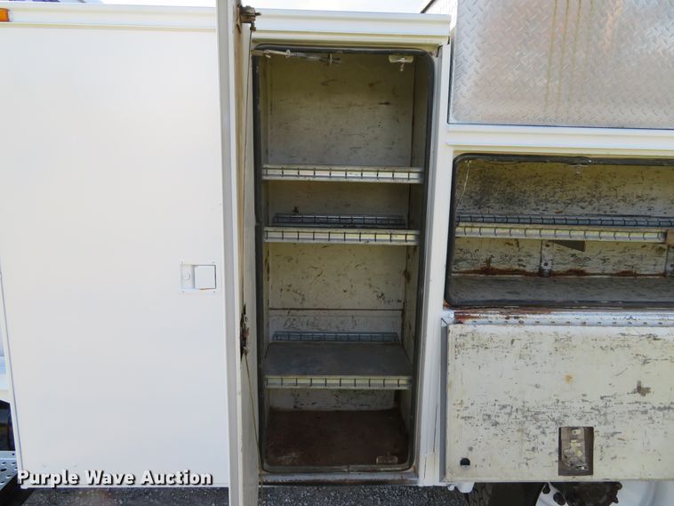 image for item DH1640 2002 Freightliner FL70 utility truck