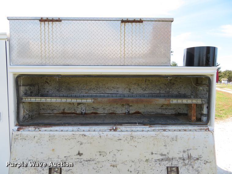 image for item DH1640 2002 Freightliner FL70 utility truck