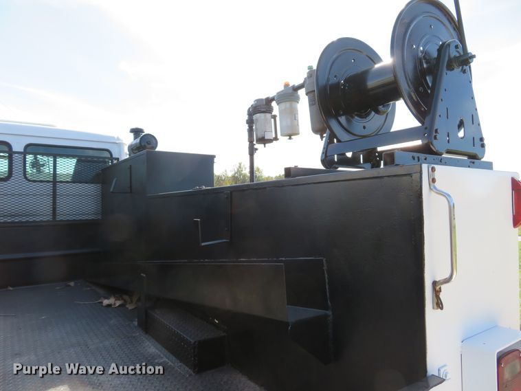 image for item DH1640 2002 Freightliner FL70 utility truck