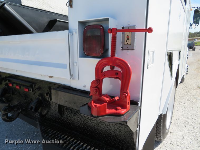 image for item DH1640 2002 Freightliner FL70 utility truck