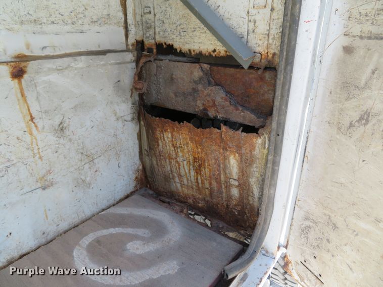 image for item DH1640 2002 Freightliner FL70 utility truck