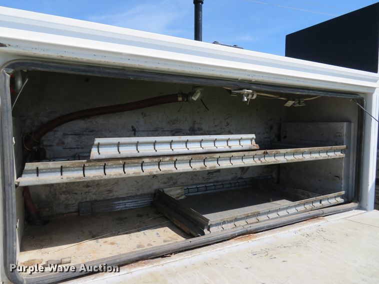 image for item DH1640 2002 Freightliner FL70 utility truck