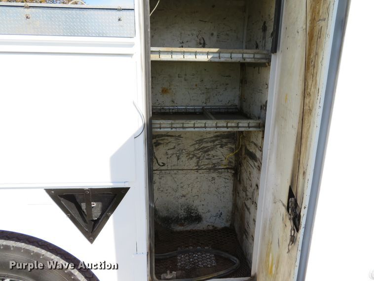 image for item DH1640 2002 Freightliner FL70 utility truck