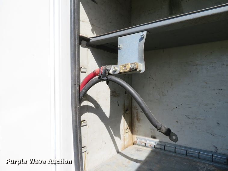 image for item DH1640 2002 Freightliner FL70 utility truck