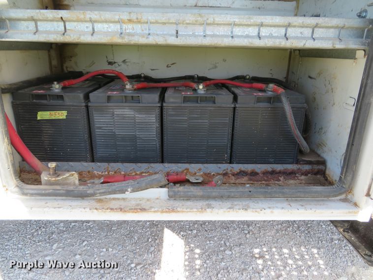 image for item DH1640 2002 Freightliner FL70 utility truck