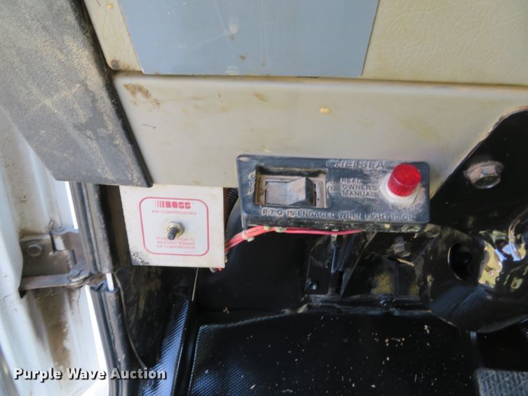 image for item DH1640 2002 Freightliner FL70 utility truck