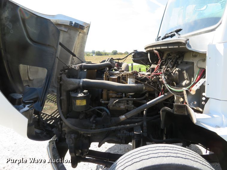 image for item DH1640 2002 Freightliner FL70 utility truck