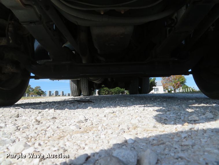 image for item DH1640 2002 Freightliner FL70 utility truck