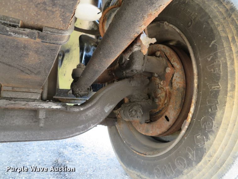 image for item DH1640 2002 Freightliner FL70 utility truck