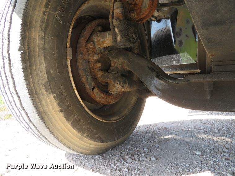 image for item DH1640 2002 Freightliner FL70 utility truck