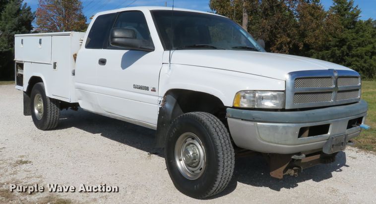 image for item DH1641 1998 Dodge Ram 2500 Club Cab utility bed pickup truck