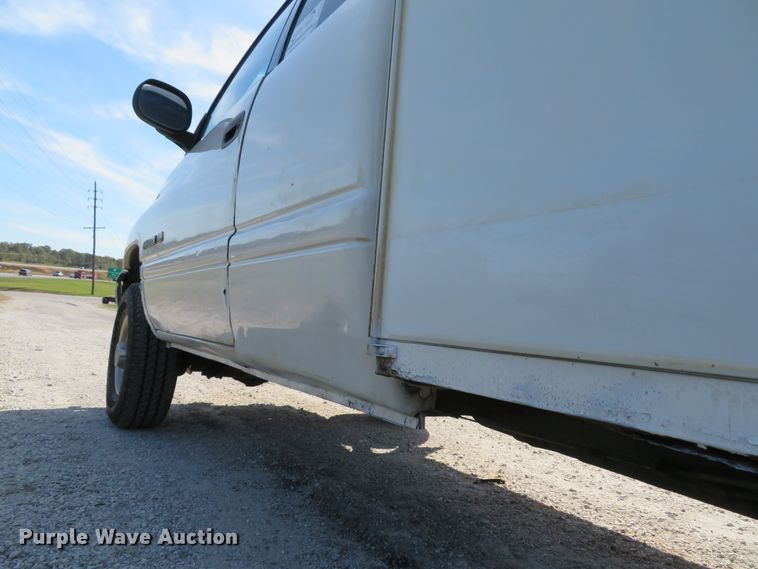 image for item DH1641 1998 Dodge Ram 2500 Club Cab utility bed pickup truck