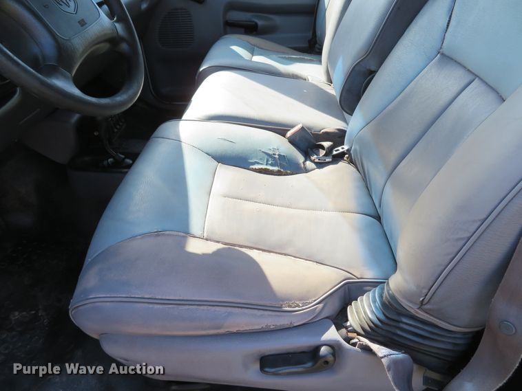 image for item DH1641 1998 Dodge Ram 2500 Club Cab utility bed pickup truck