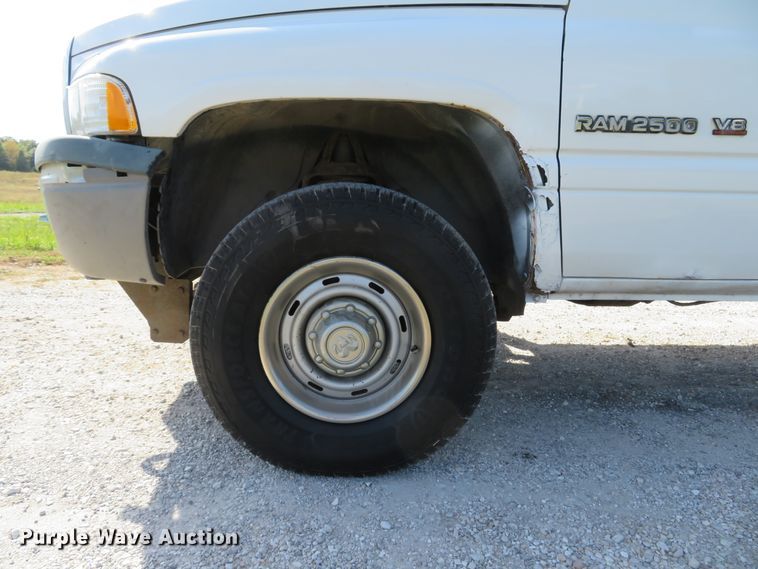 image for item DH1641 1998 Dodge Ram 2500 Club Cab utility bed pickup truck