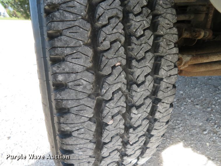 image for item DH1641 1998 Dodge Ram 2500 Club Cab utility bed pickup truck