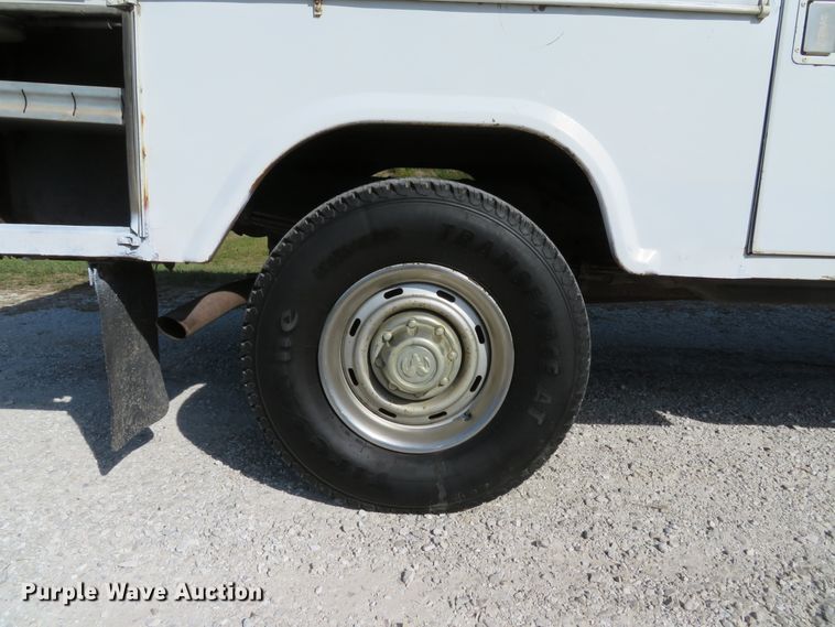 image for item DH1641 1998 Dodge Ram 2500 Club Cab utility bed pickup truck