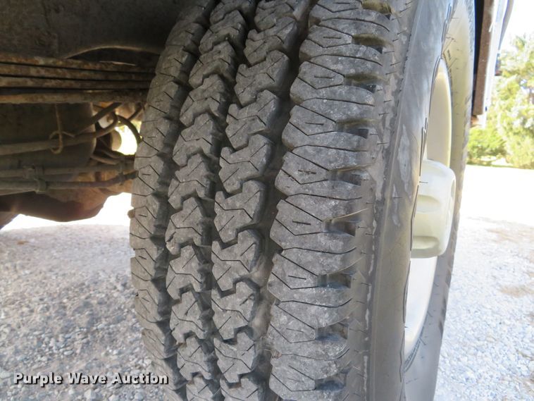 image for item DH1641 1998 Dodge Ram 2500 Club Cab utility bed pickup truck