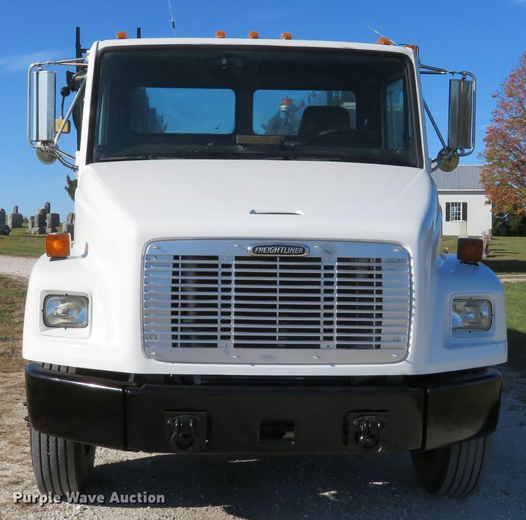 image for item DH1642 2003 Freightliner FL70 utility truck