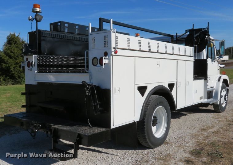image for item DH1642 2003 Freightliner FL70 utility truck