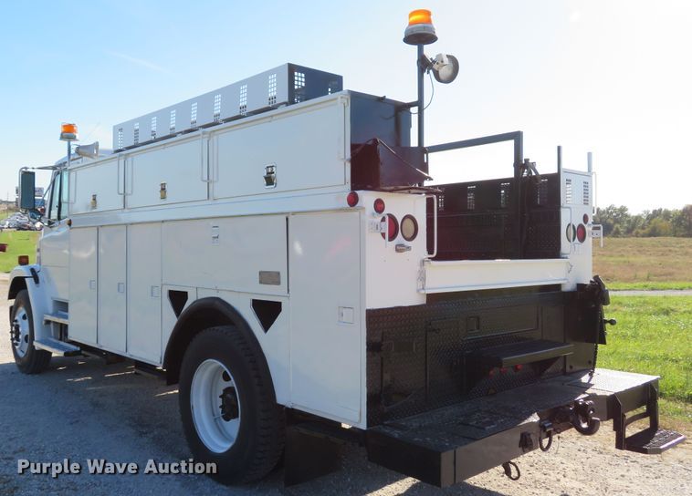 image for item DH1642 2003 Freightliner FL70 utility truck