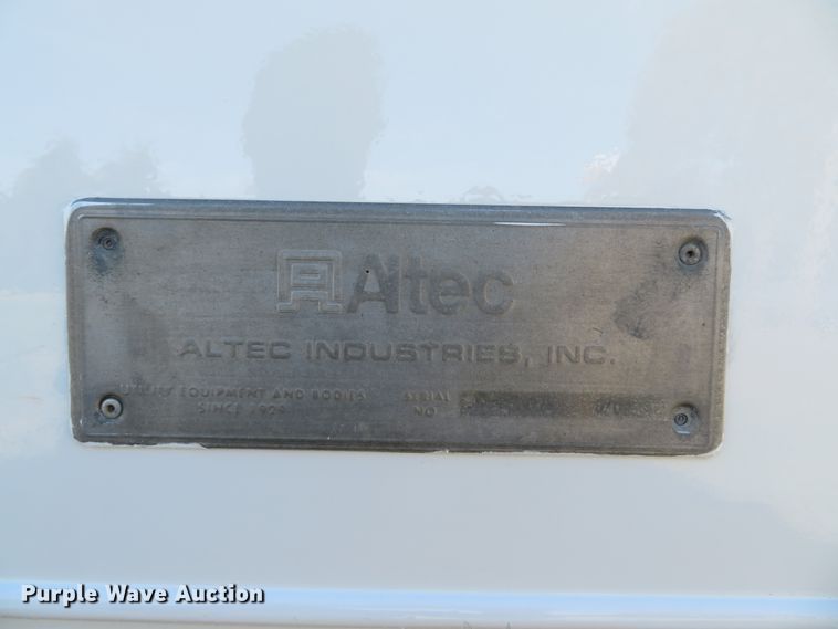 image for item DH1642 2003 Freightliner FL70 utility truck