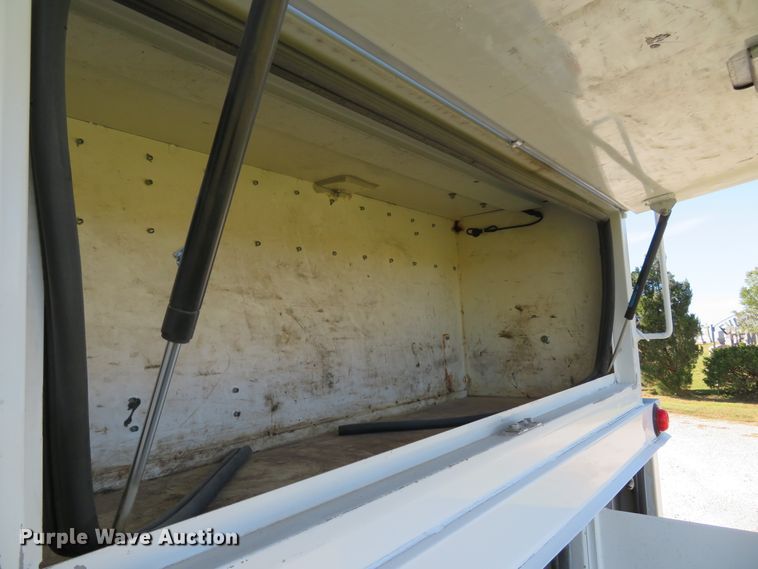 image for item DH1642 2003 Freightliner FL70 utility truck