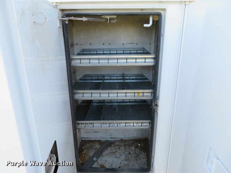 image for item DH1642 2003 Freightliner FL70 utility truck