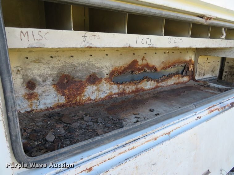 image for item DH1642 2003 Freightliner FL70 utility truck