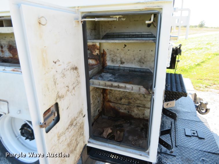 image for item DH1642 2003 Freightliner FL70 utility truck