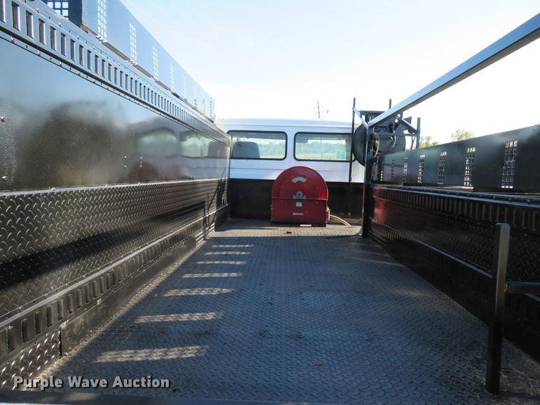 image for item DH1642 2003 Freightliner FL70 utility truck