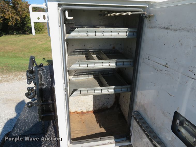 image for item DH1642 2003 Freightliner FL70 utility truck