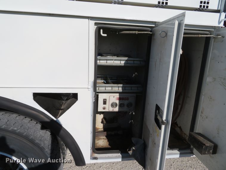 image for item DH1642 2003 Freightliner FL70 utility truck