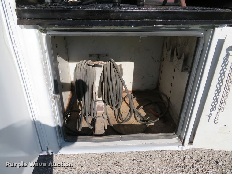 image for item DH1642 2003 Freightliner FL70 utility truck