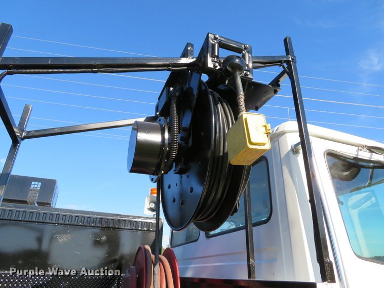 image for item DH1642 2003 Freightliner FL70 utility truck