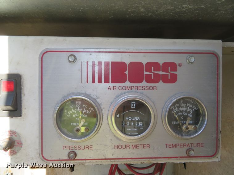 image for item DH1642 2003 Freightliner FL70 utility truck