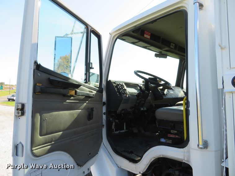 image for item DH1642 2003 Freightliner FL70 utility truck