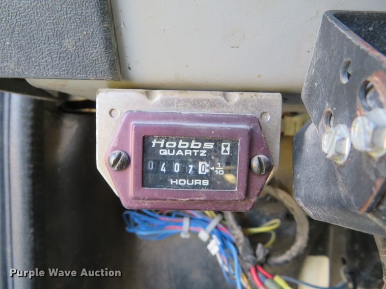 image for item DH1642 2003 Freightliner FL70 utility truck