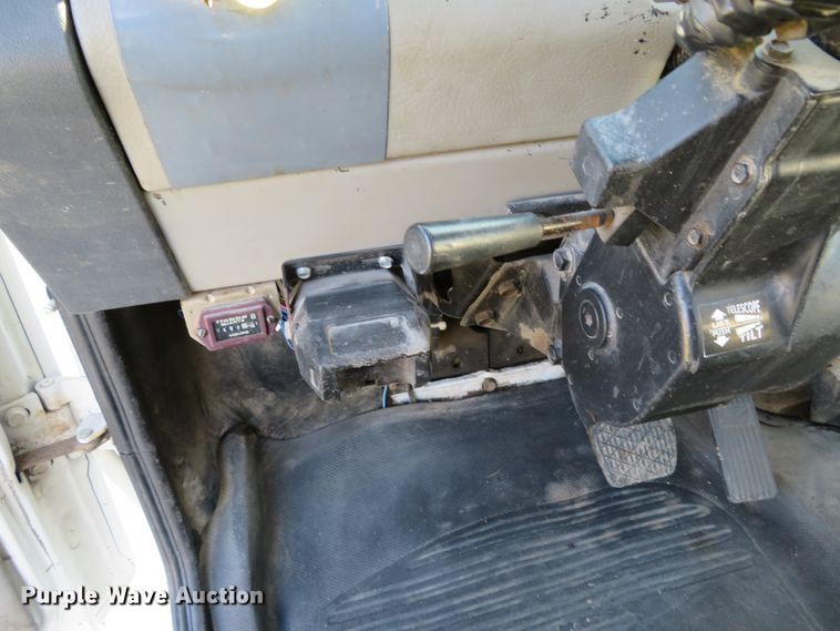 image for item DH1642 2003 Freightliner FL70 utility truck