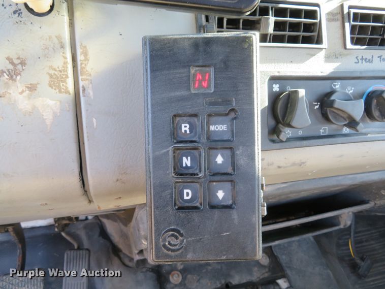 image for item DH1642 2003 Freightliner FL70 utility truck