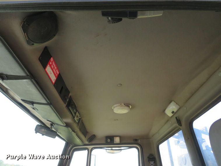 image for item DH1642 2003 Freightliner FL70 utility truck