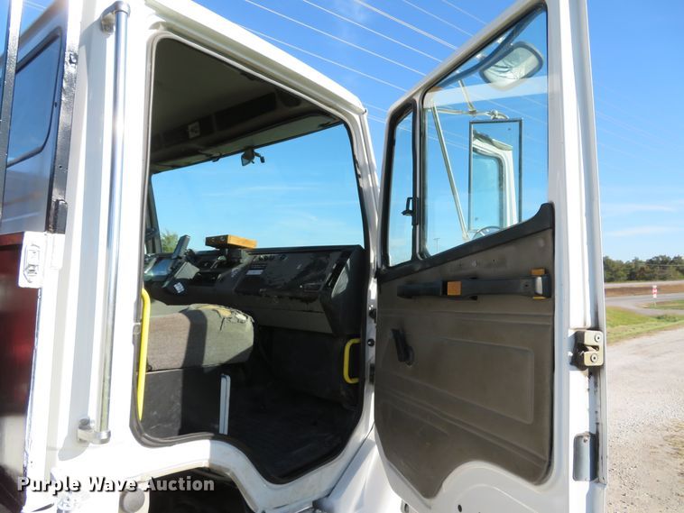 image for item DH1642 2003 Freightliner FL70 utility truck