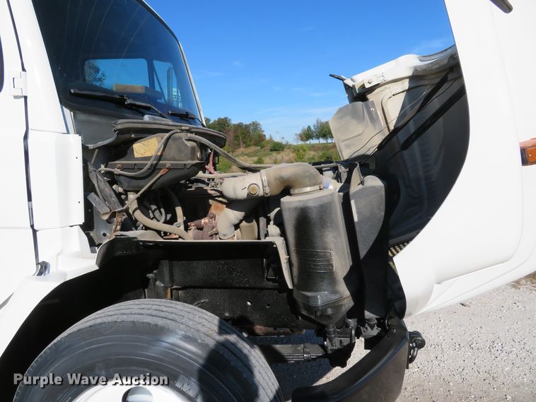 image for item DH1642 2003 Freightliner FL70 utility truck