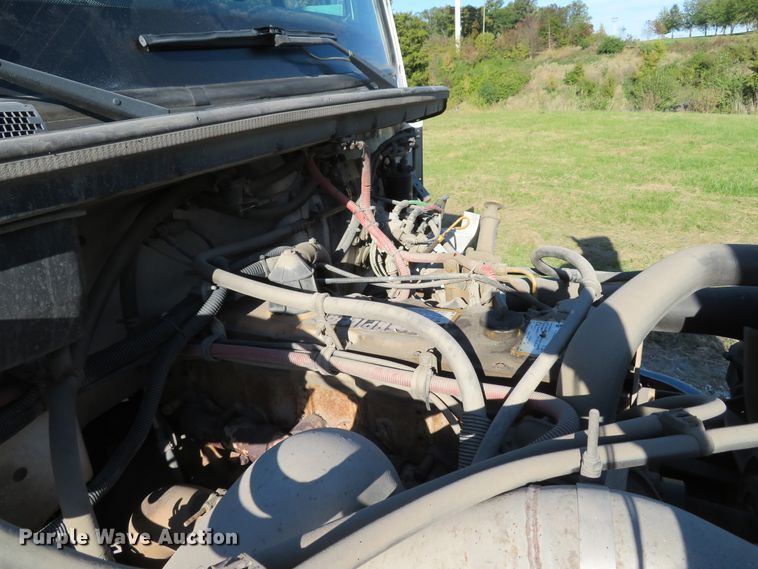 image for item DH1642 2003 Freightliner FL70 utility truck