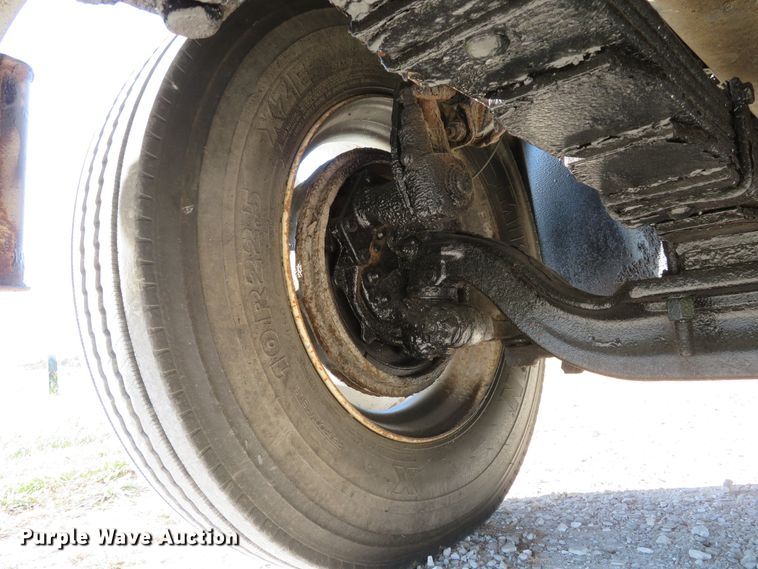 image for item DH1642 2003 Freightliner FL70 utility truck