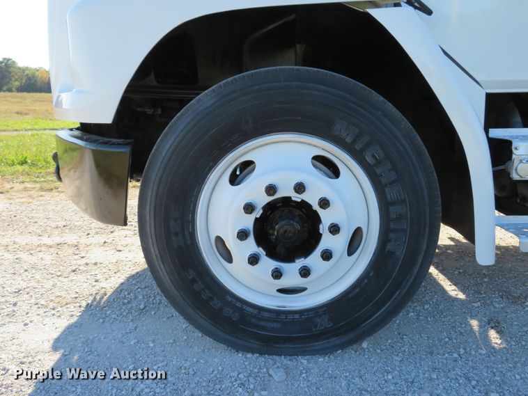 image for item DH1642 2003 Freightliner FL70 utility truck