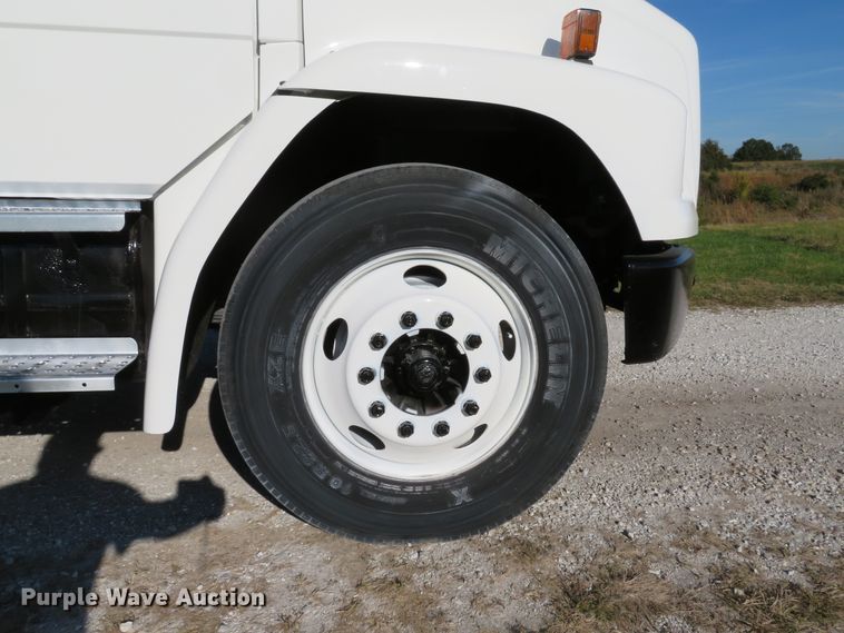 image for item DH1642 2003 Freightliner FL70 utility truck