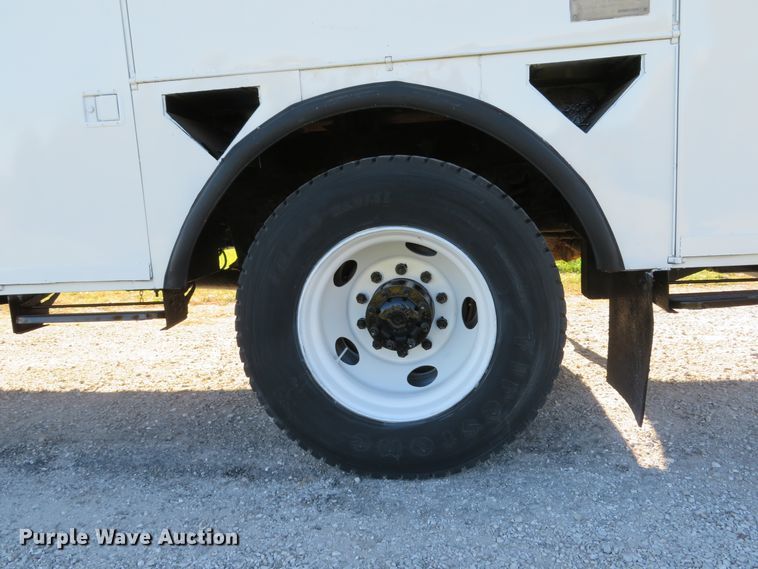 image for item DH1642 2003 Freightliner FL70 utility truck